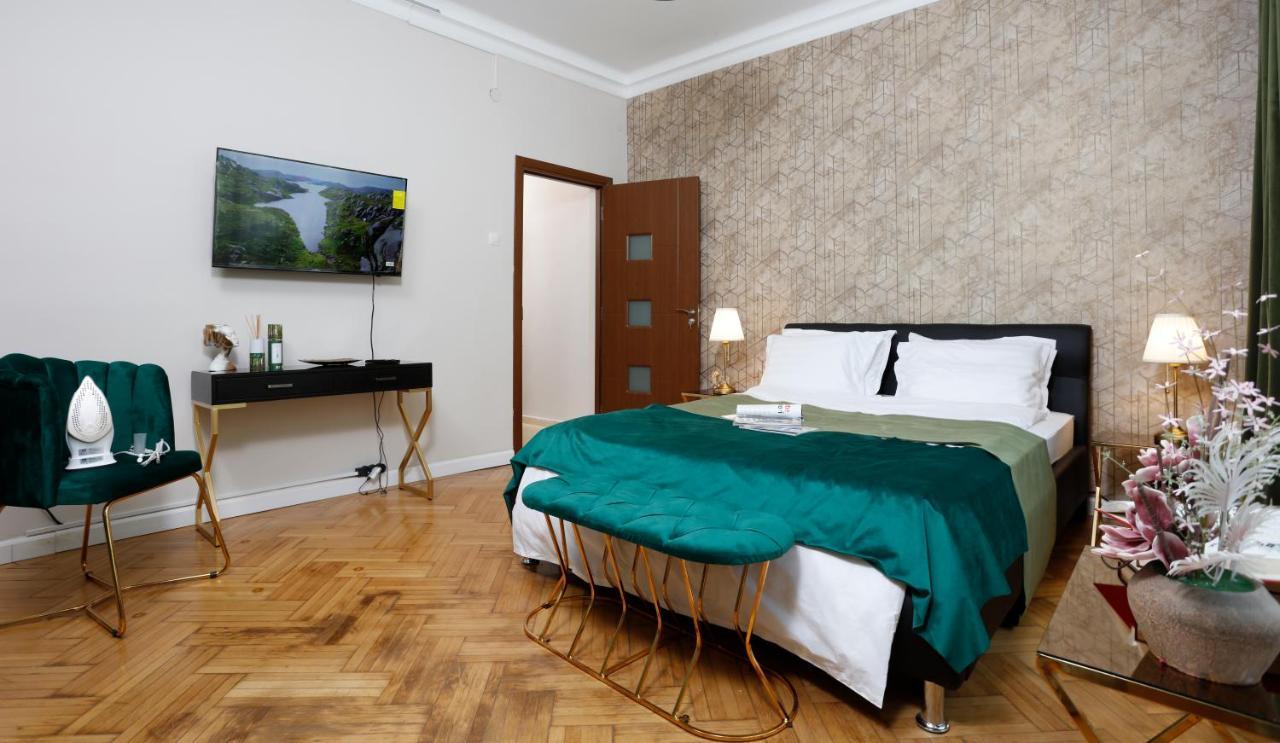Ferienwohnung Grand Phillip Cismigiu Park Downtown Bukarest Exterior foto